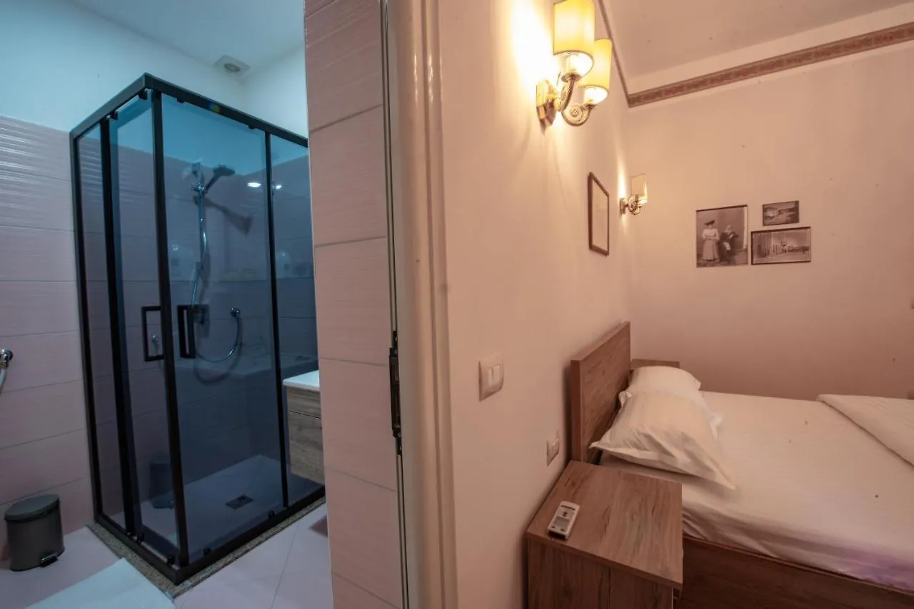 Hotel Loredano Szkodra 3*,  Albania
